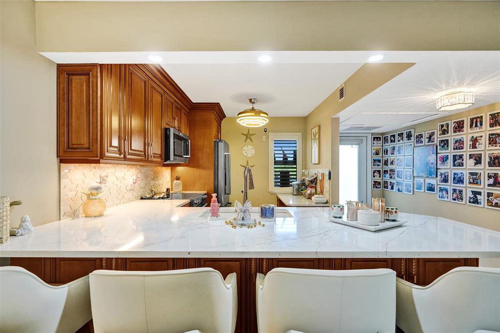 3180 Northeast 48th Court, Unit 404 Lighthouse Point, FL 33064 - Photo 3 of 79