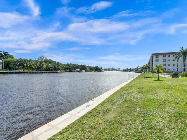 $445,000 | 3180 Northeast 48th Court, Unit 404, Lighthouse Point, FL 33064