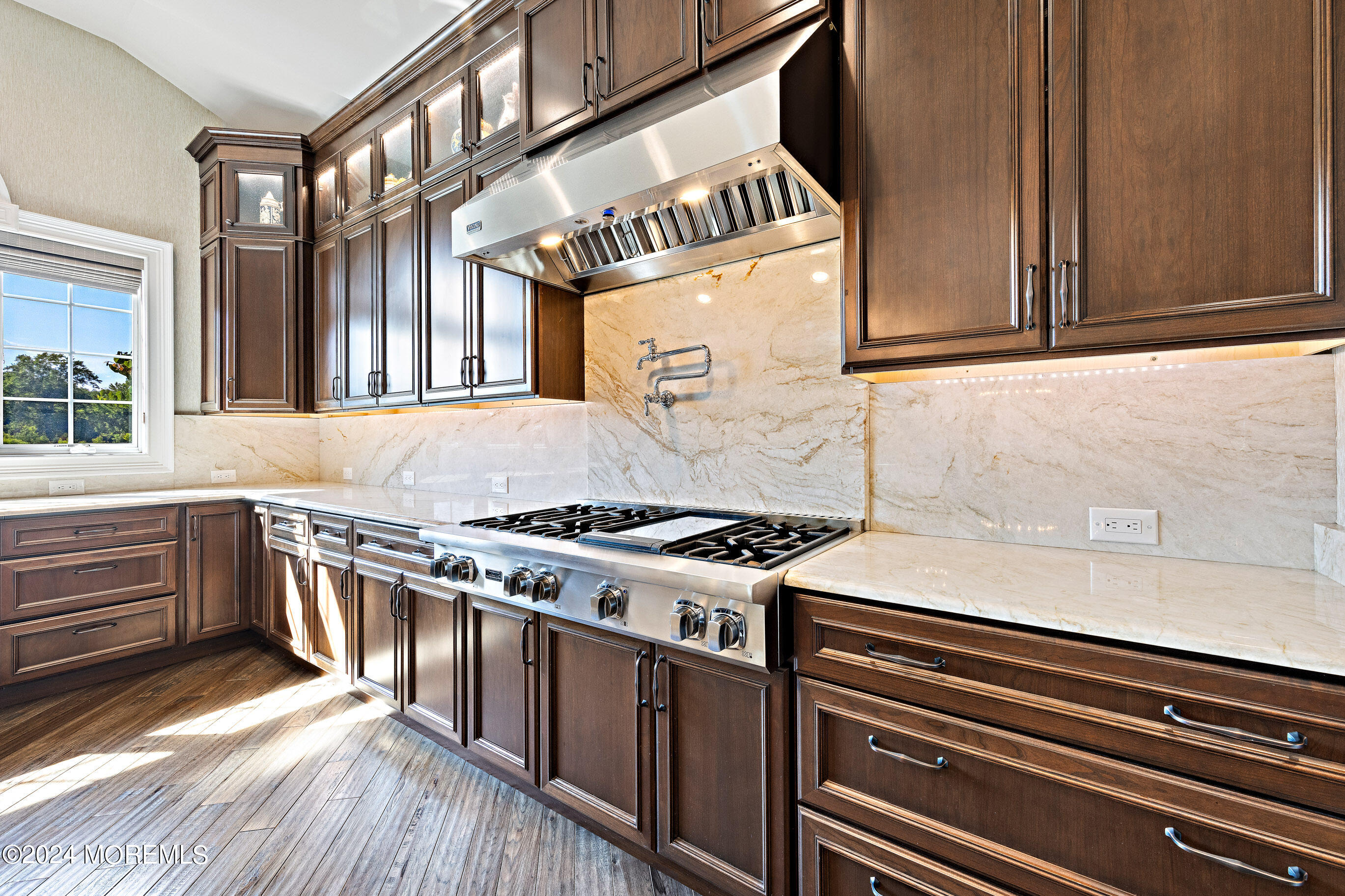 19 Windermere Road Lincroft, NJ 07738 - Photo 17 of 59 19WindermereOnline-27