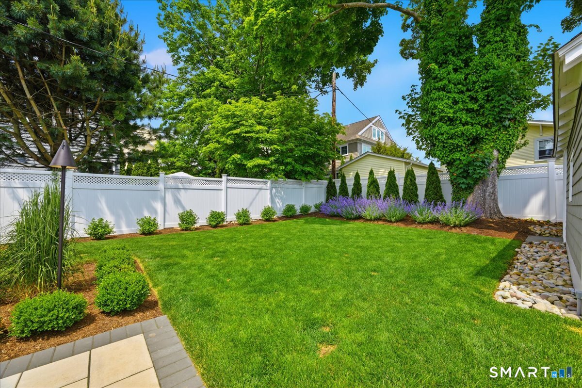 97 East Wharf Road Madison, CT 06443 - Photo 7 of 36