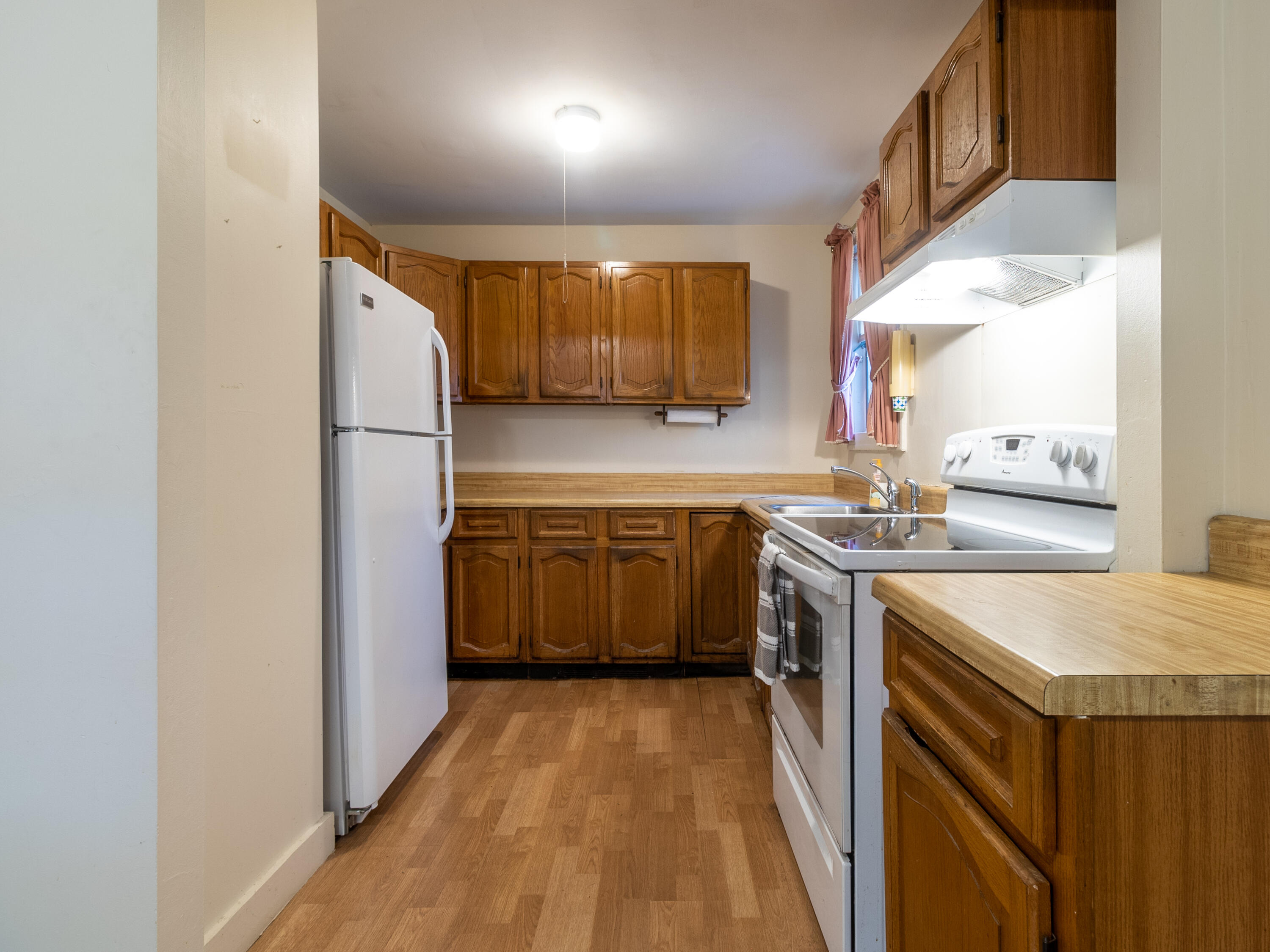 78 Inverness Street Portland, ME 04103 - Photo 3 of 26 07-18-22 78 Inverness-7