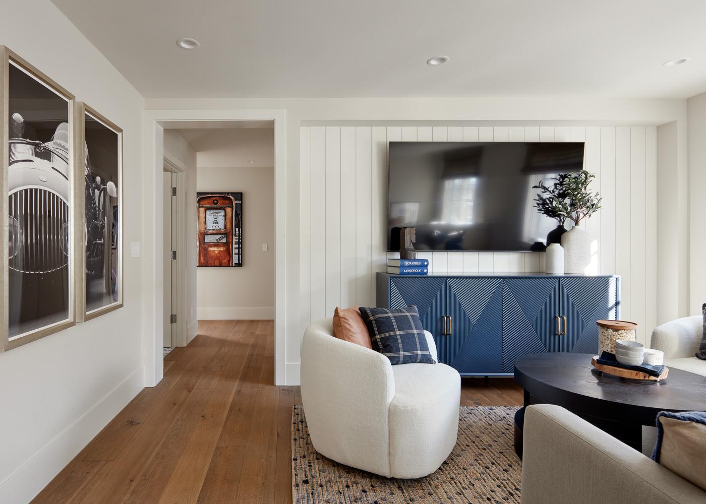 2108 Cully Place San Jose, CA 95124 - Photo 16 of 35 a living room with furniture and a potted plant