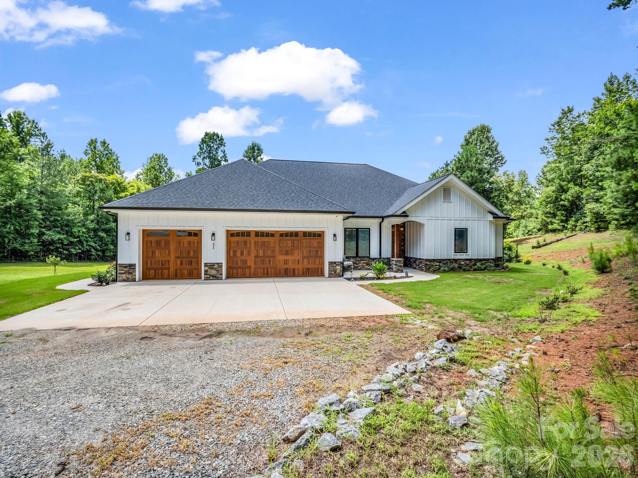21 Walker Ridge Road Mill Spring, NC 28756 - Photo 2 of 47 Gallery Image 2