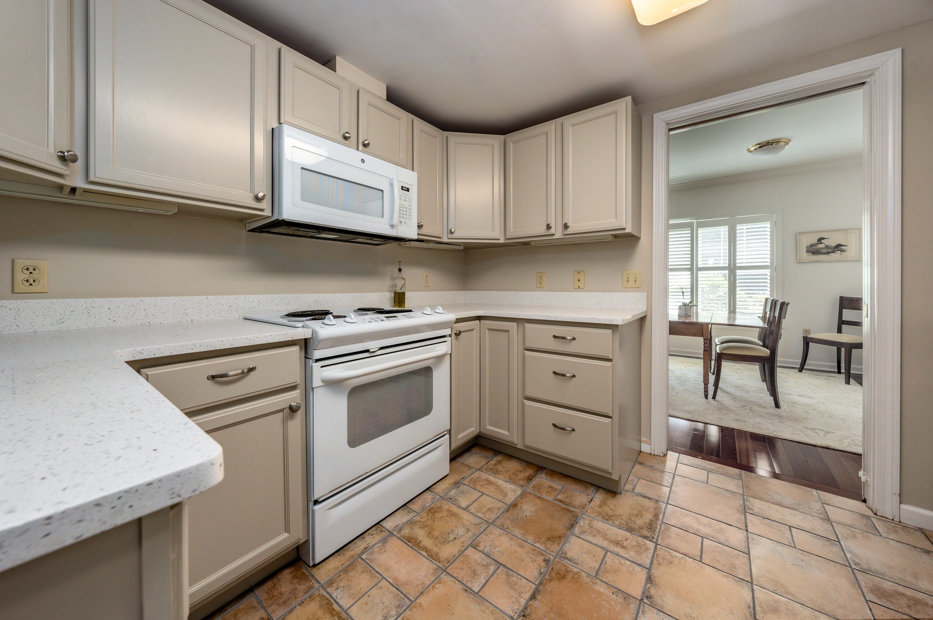 18 West Road, Unit 107 Orleans, MA 02653 - Photo 9 of 26 kitchen1