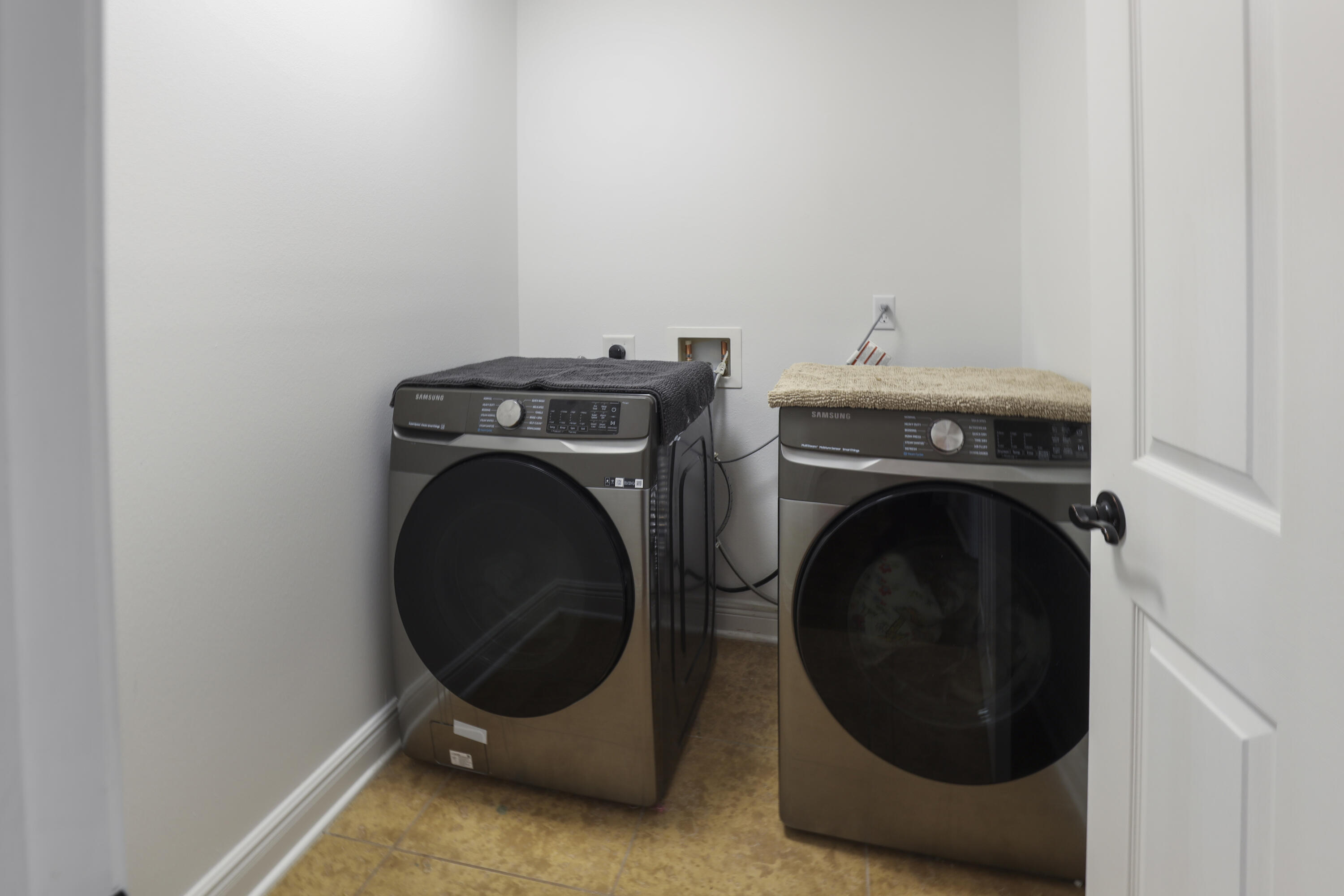 159 Beacon Point Drive Santa Rosa Beach, FL 32459 - Photo 46 of 57 a utility room with dryer and washer
