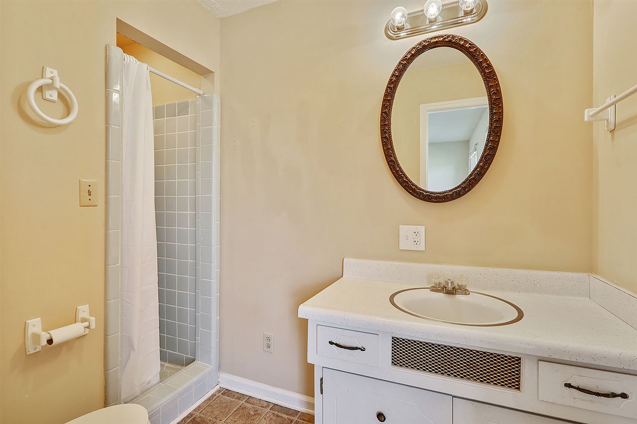 112 Brittany Road Gaffney, SC 29341 - Photo 7 of 9