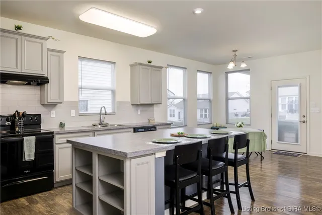 $399,900 | 3703 Creekstone Bluff Boulevard, Lagrange, KY 40031