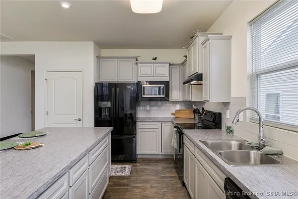 $397,100 | 3703 Creekstone Bluff Boulevard, La Grange, KY 40031
