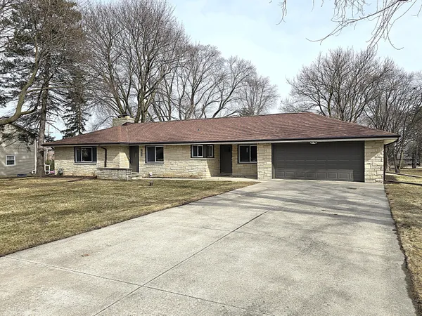 $499,900 | 4760 North 159th Street, Brookfield, WI 53005