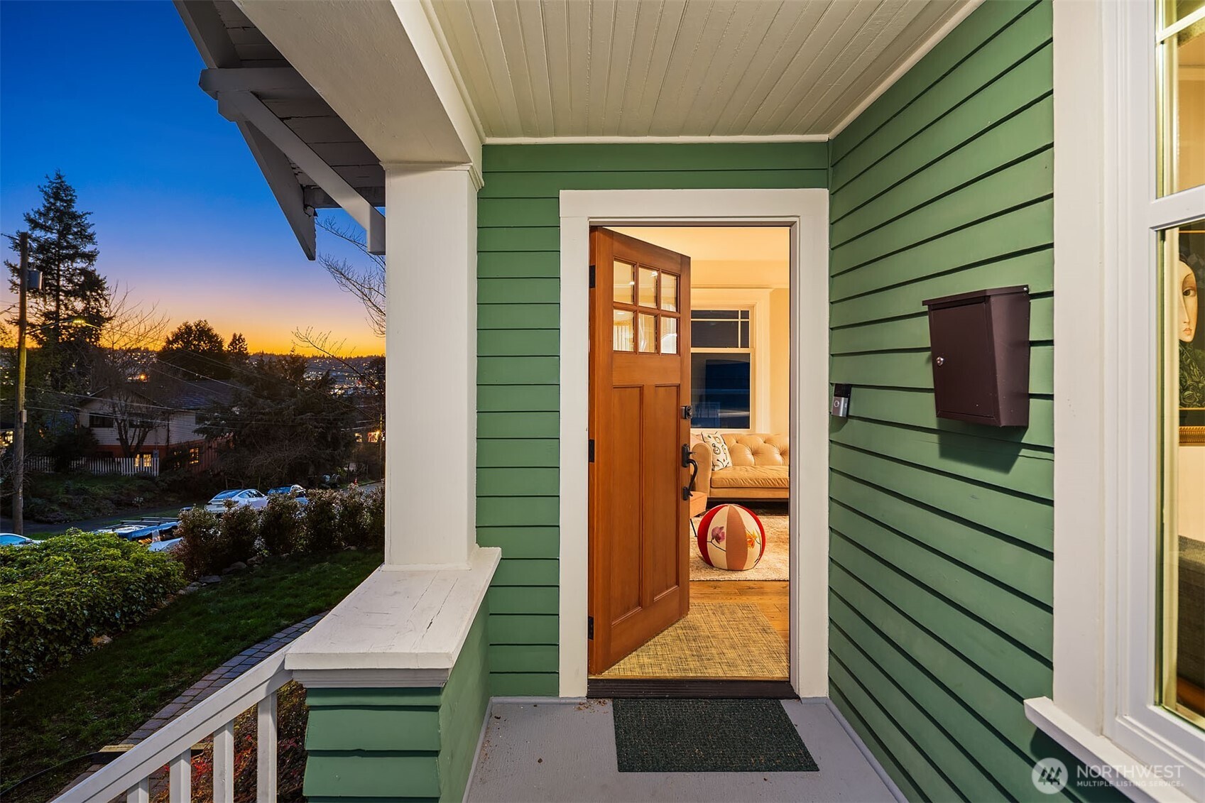 334 Northwest 51st Street Seattle, WA 98107 - Photo 5 of 39