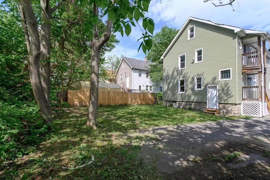 82-84 Clifton Avenue Springfield, MA 01105 - Photo 3 of 36 Gallery Image 3