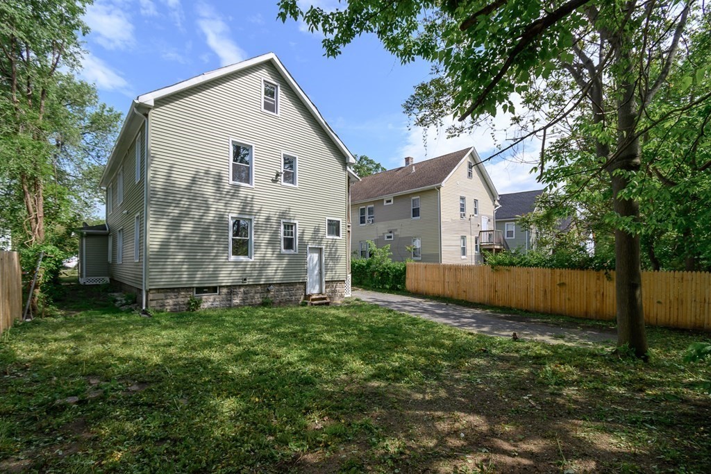 82-84 Clifton Avenue Springfield, MA 01105 - Photo 4 of 36 Gallery Image 4