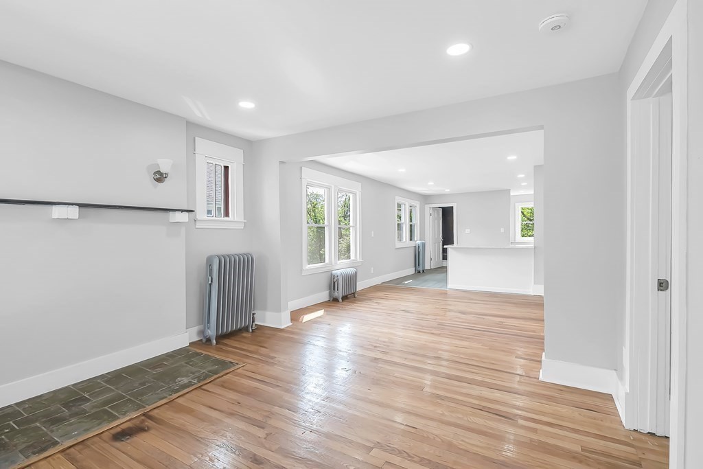 82-84 Clifton Avenue Springfield, MA 01105 - Photo 9 of 36 Gallery Image 9