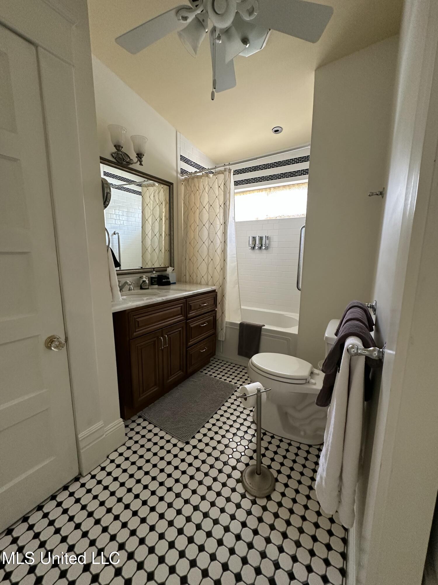 707 North Union Street Natchez, MS 39120 - Photo 38 of 42 IMG_2137