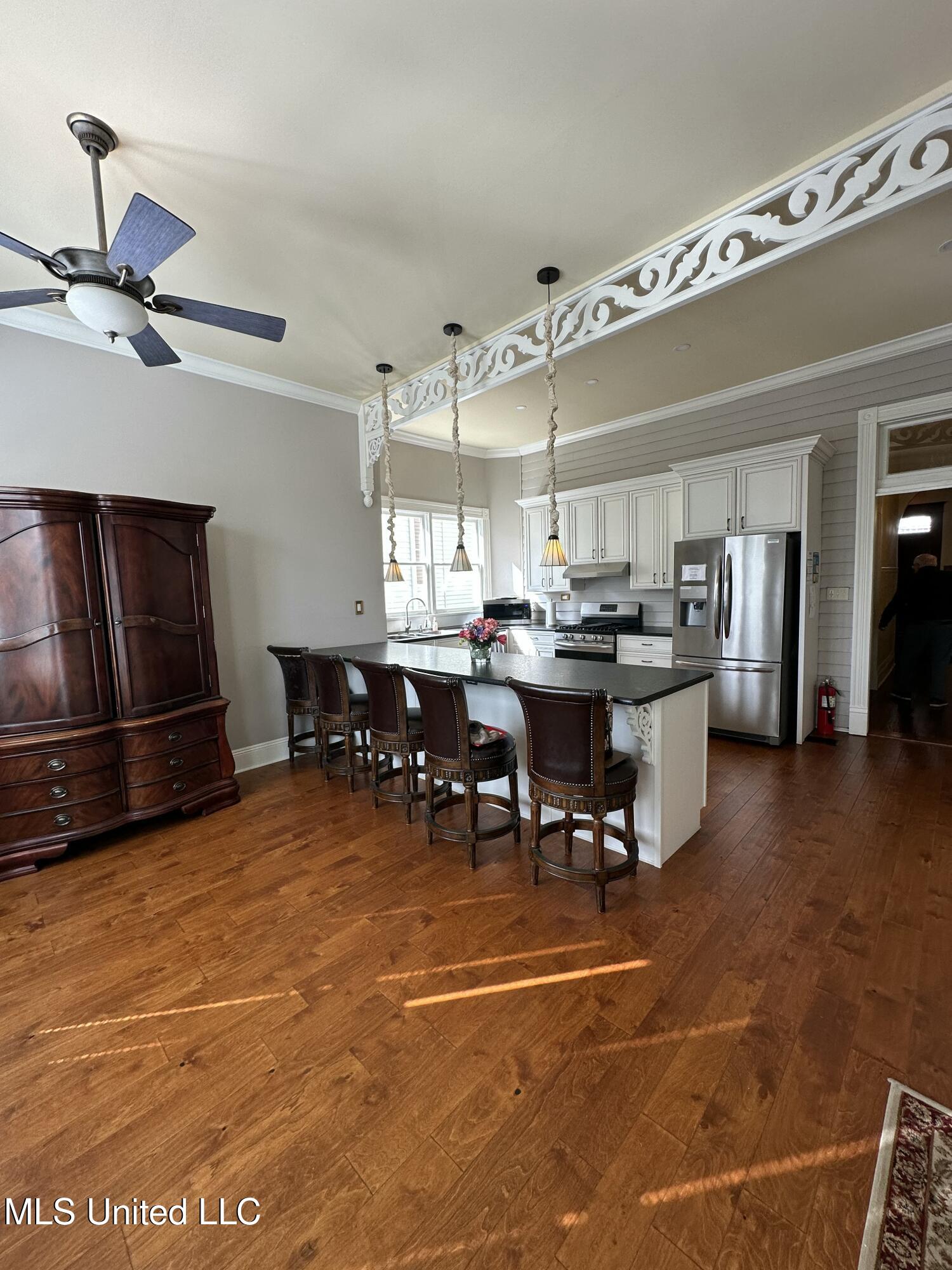 707 North Union Street Natchez, MS 39120 - Photo 7 of 42 IMG_2103