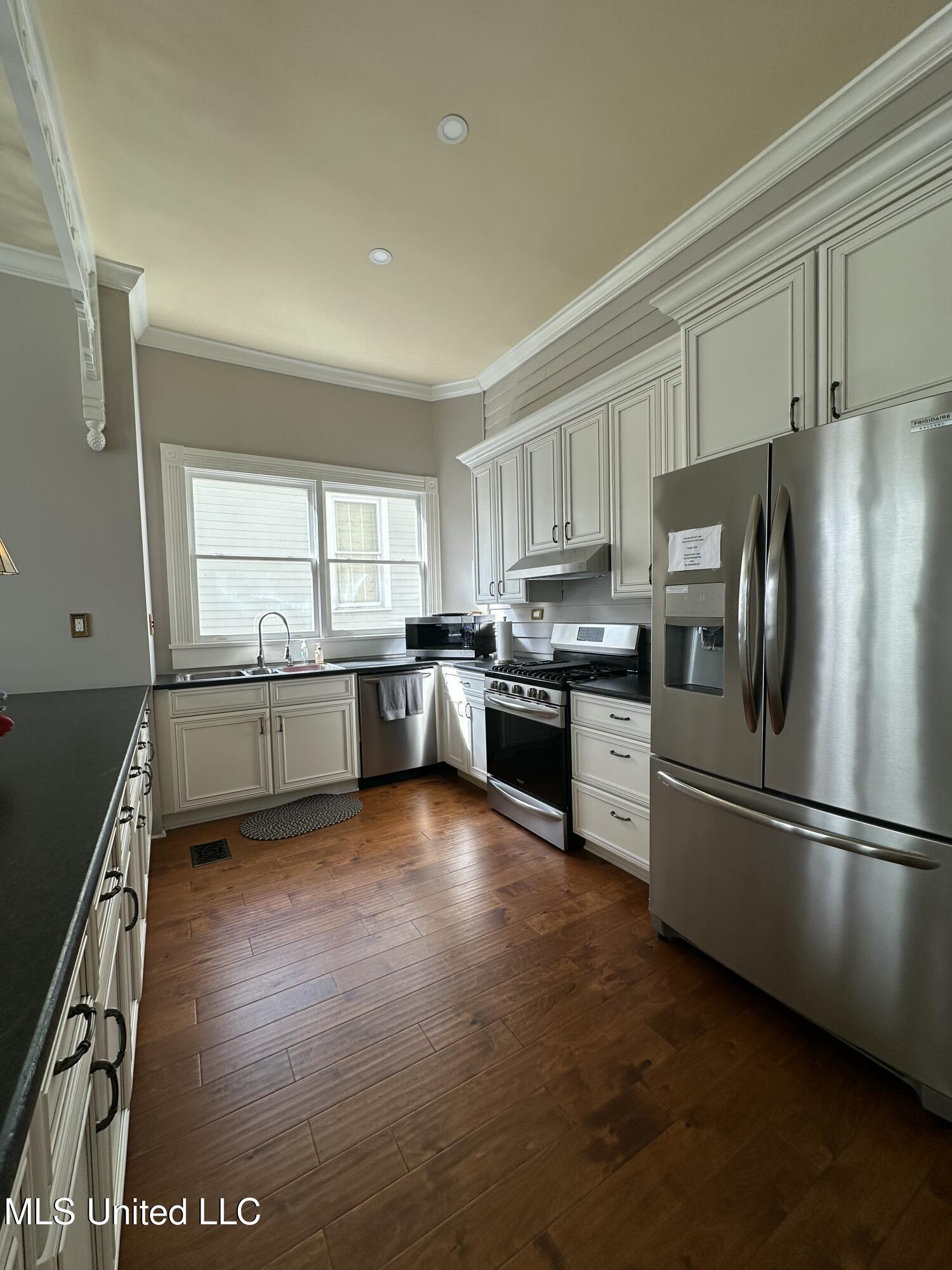 707 North Union Street Natchez, MS 39120 - Photo 8 of 42 IMG_2104