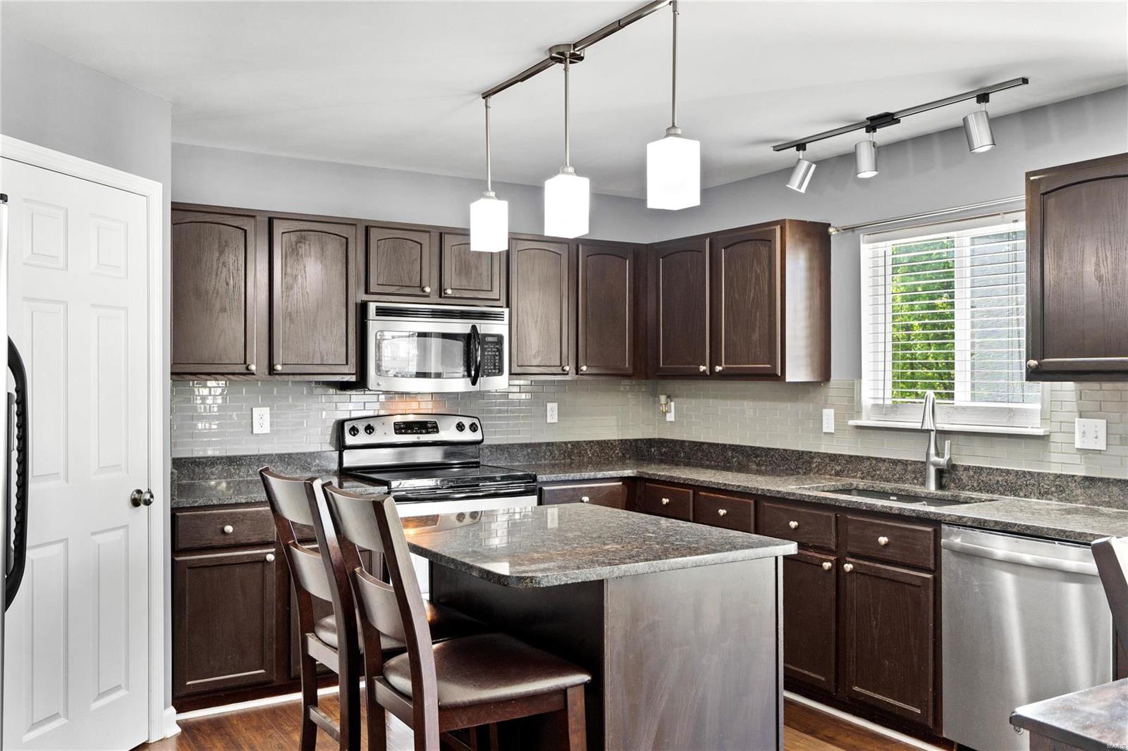 6 Millers Court O'Fallon, MO 63366 - Photo 2 of 42