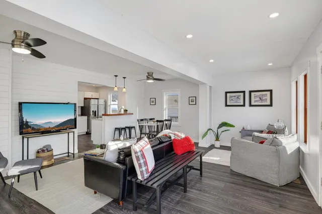 $335,000 | 1935 Fremont Avenue East, St. Paul, MN 55119