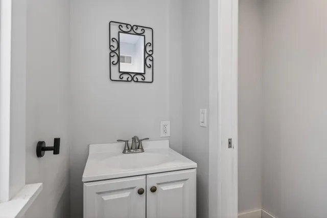 $335,000 | 1935 Fremont Avenue East, St. Paul, MN 55119