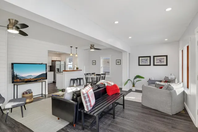 $335,000 | 1935 Fremont Avenue East, St. Paul, MN 55119