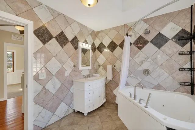 $335,000 | 1935 Fremont Avenue East, St. Paul, MN 55119