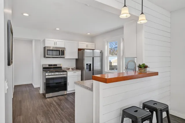 $335,000 | 1935 Fremont Avenue East, St. Paul, MN 55119