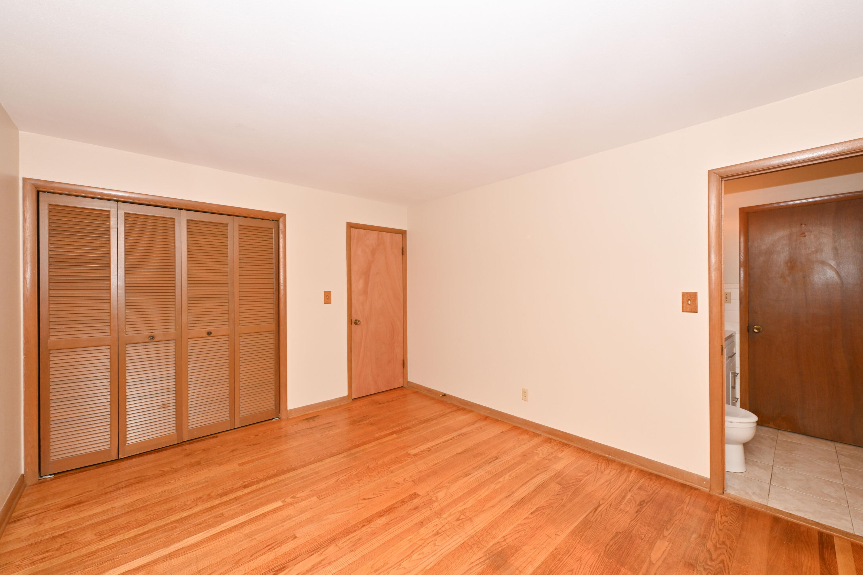 3660 South Joseph Road New Berlin, WI 53151 - Photo 16 of 30 Primary bedroom - large closet