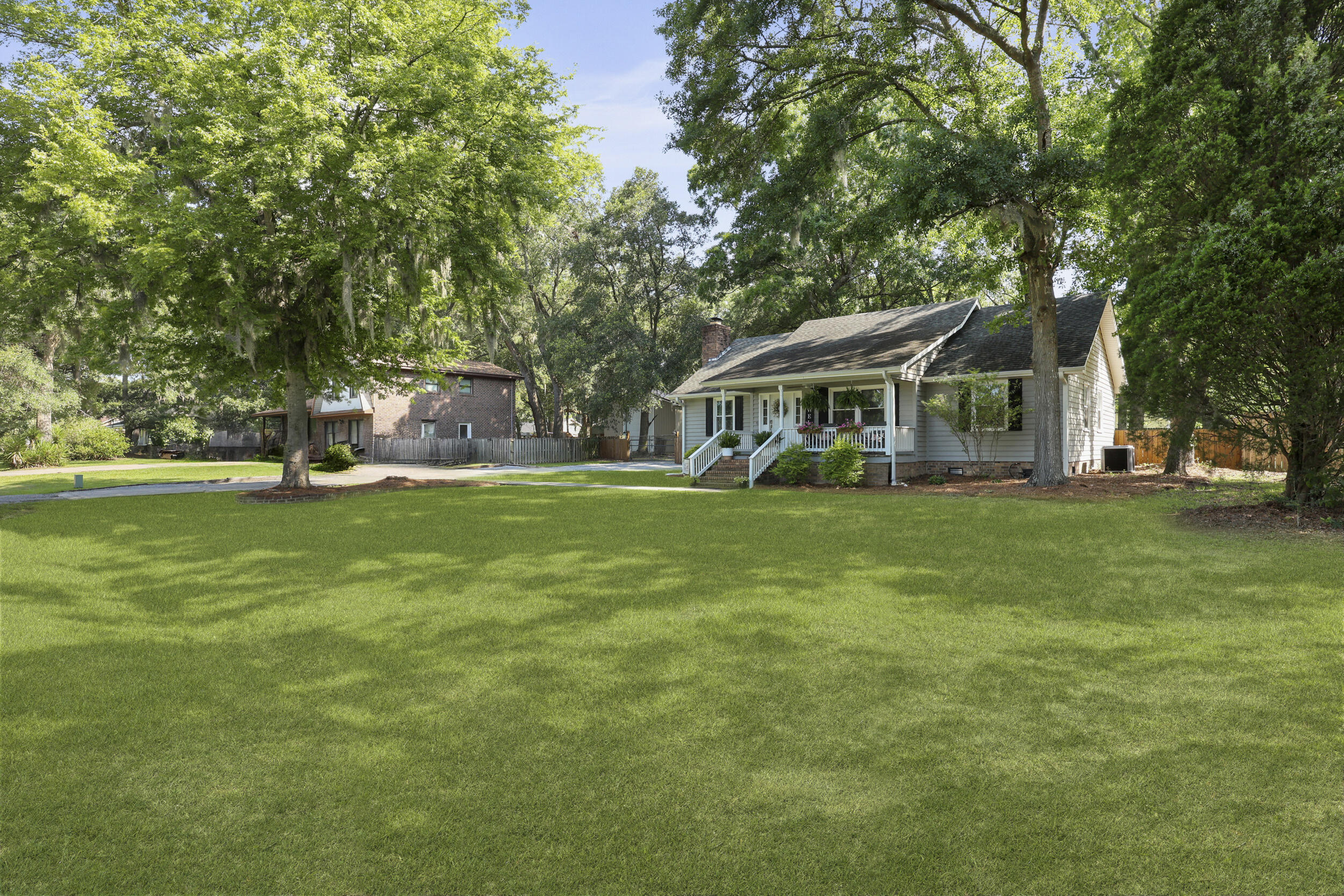 1337 Old Fort Road Moncks Corner, SC 29461 - Photo 2 of 60 Lush Landscaping