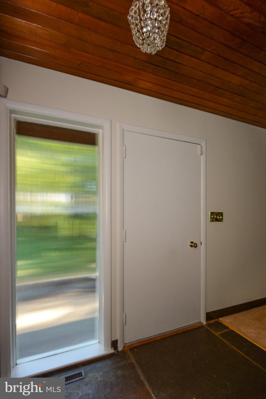 2012 Indian Head Road Baltimore, MD 21204 - Photo 2 of 29 Foyer