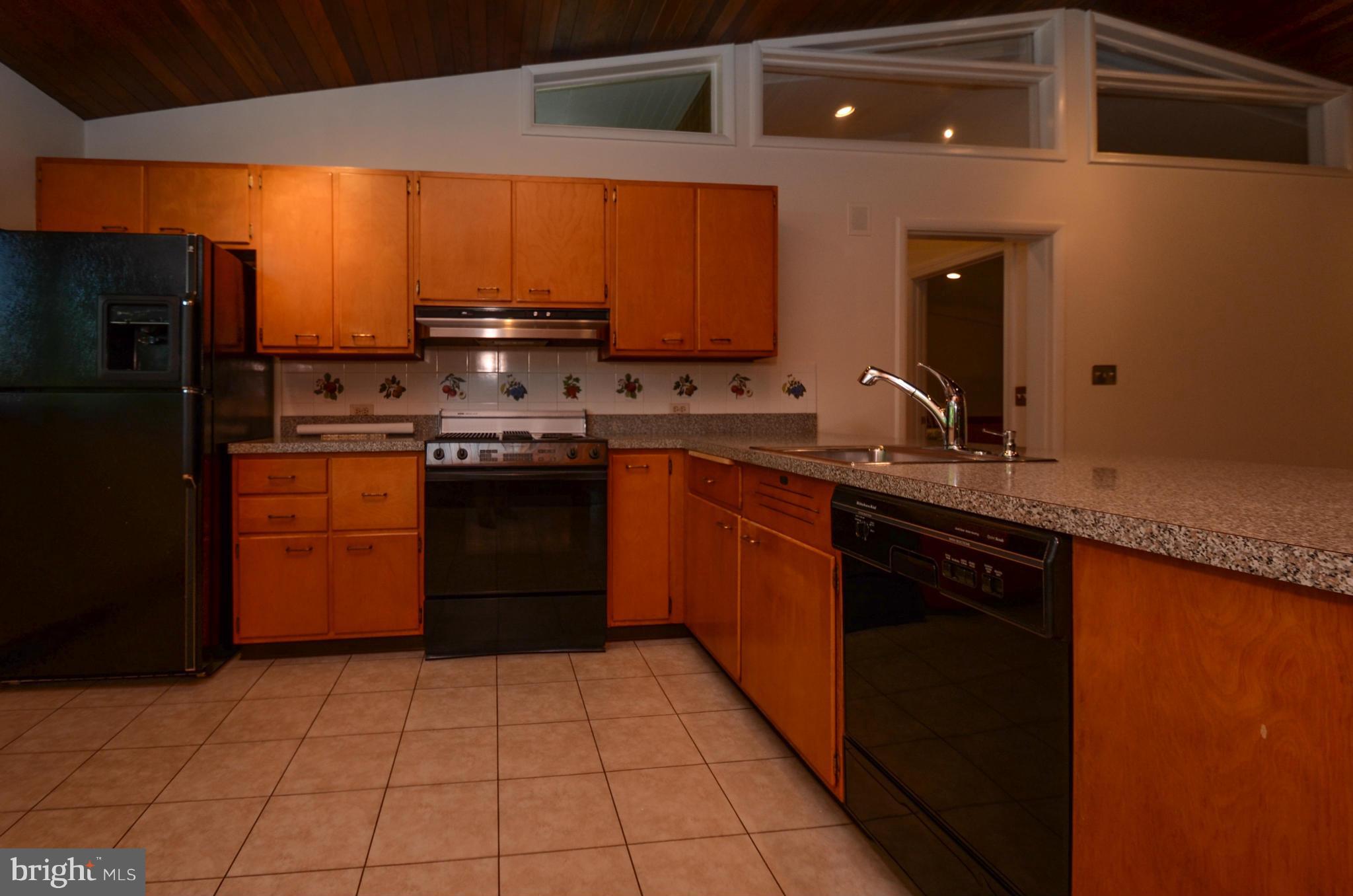 2012 Indian Head Road Baltimore, MD 21204 - Photo 5 of 29 Kitchen