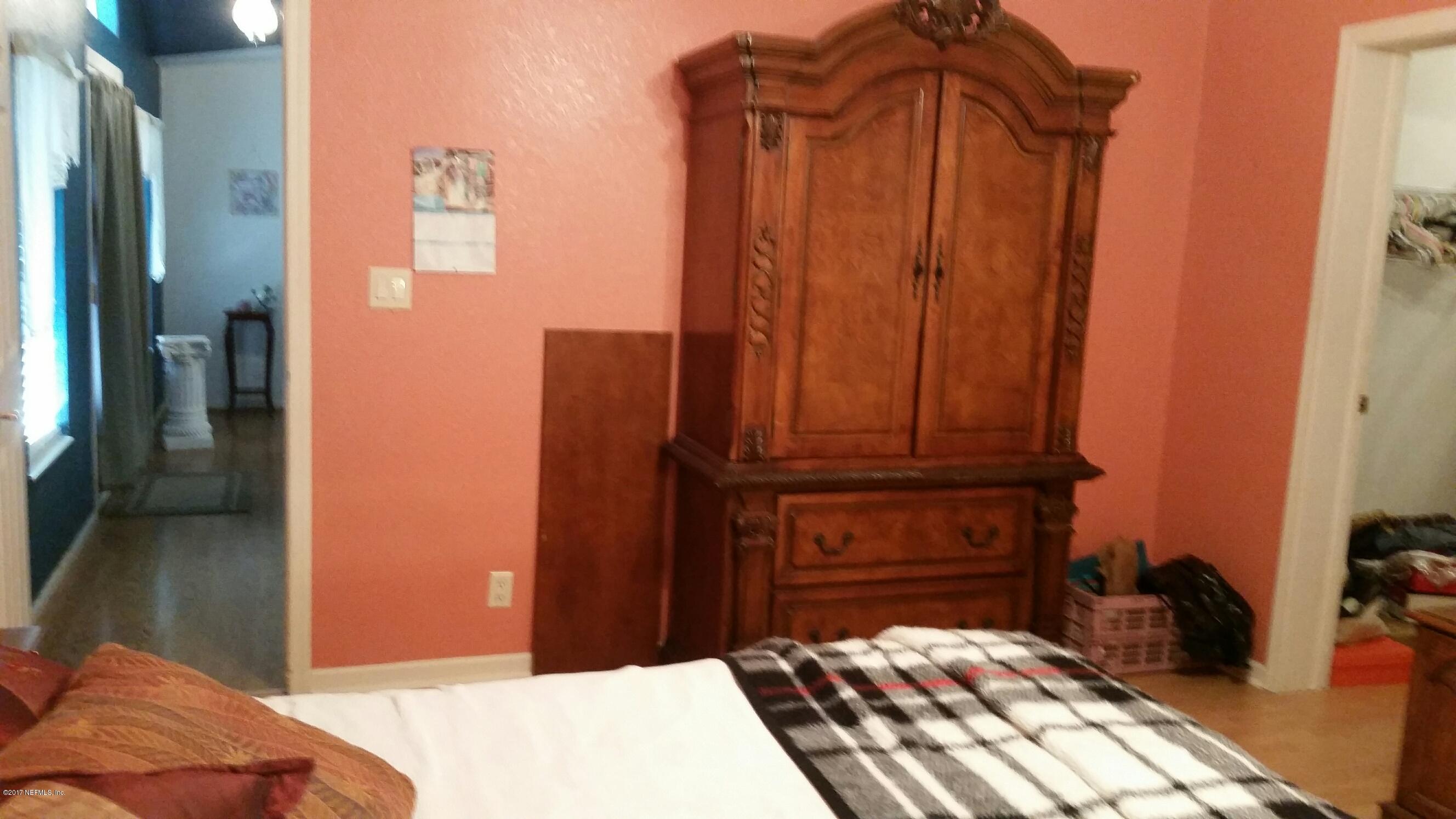 110 Osceola Road Georgetown, FL 32139 - Photo 15 of 29 Master bdrm