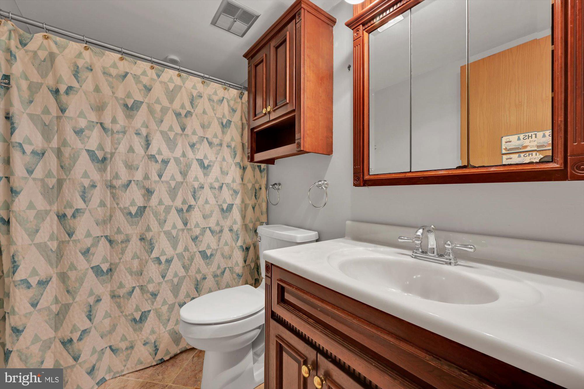 616 West Church Road Ephrata, PA 17522 - Photo 16 of 43 Main Level Full Bath 5' Shower