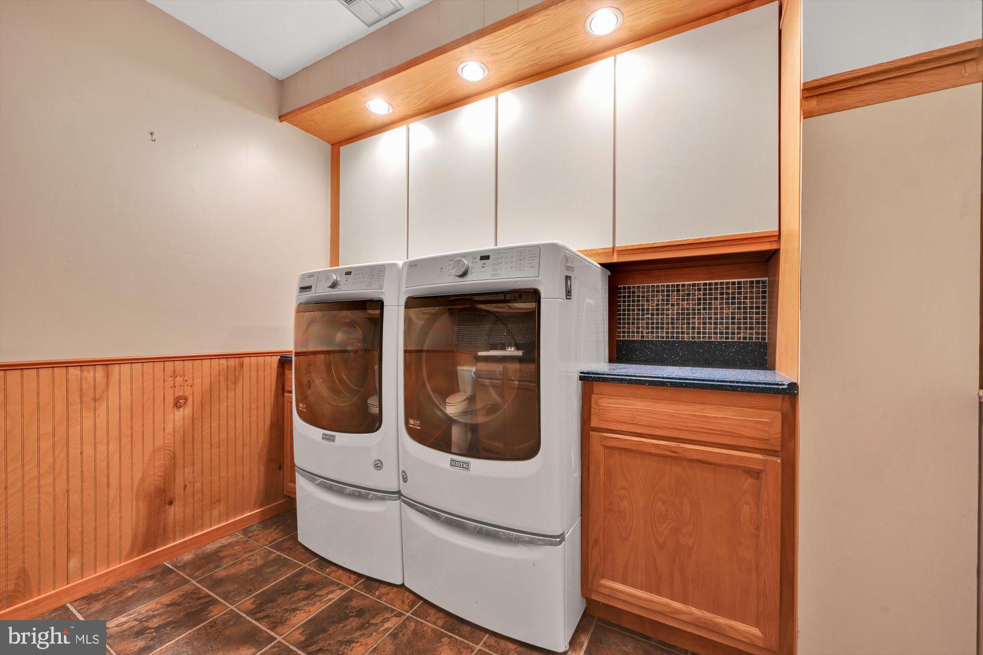 616 West Church Road Ephrata, PA 17522 - Photo 29 of 43 Washer & Dryer Included