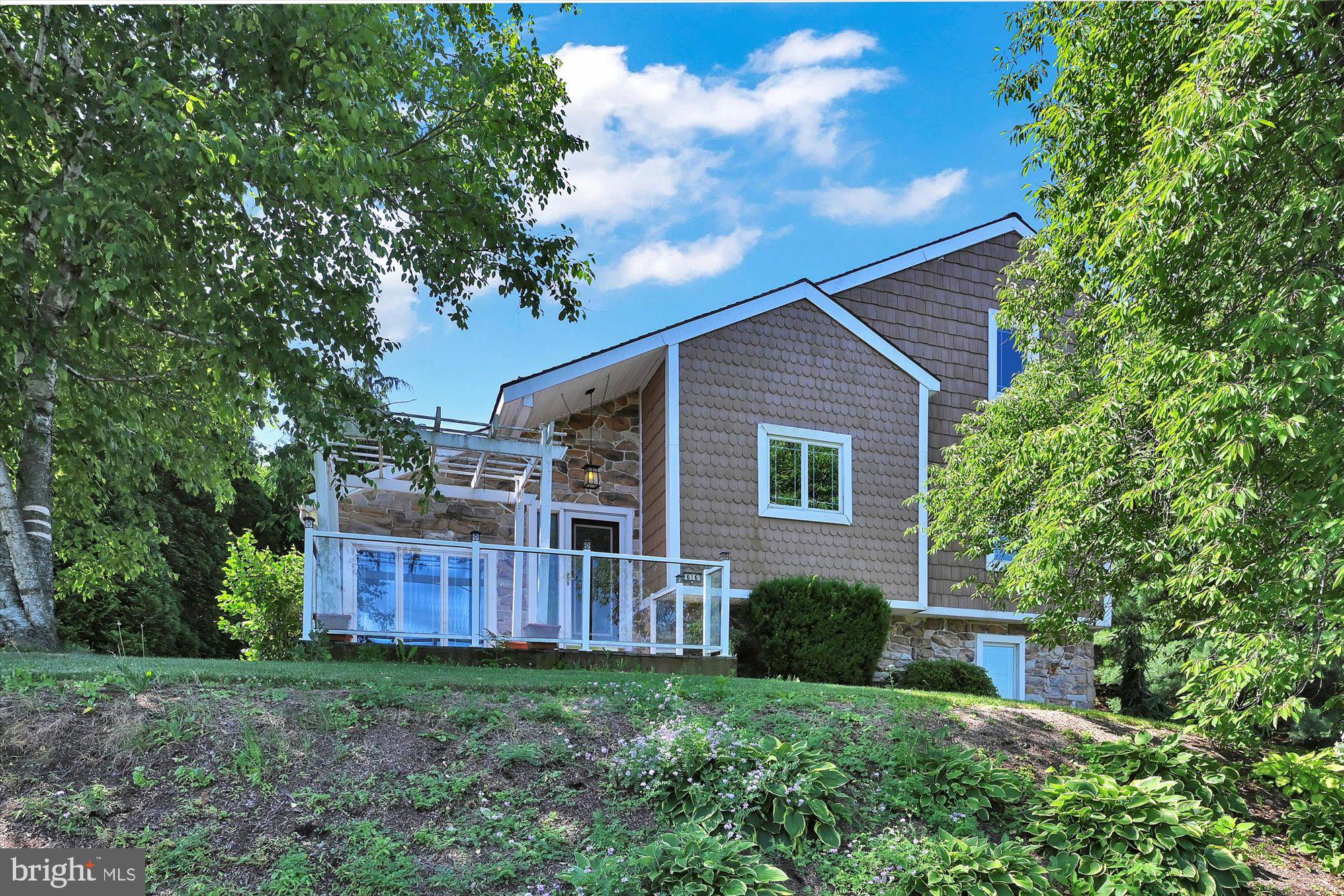616 West Church Road Ephrata, PA 17522 - Photo 4 of 43 Front Porch with a View
