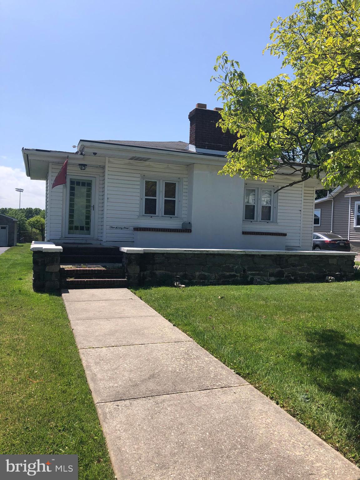 261 Orchard Road Springfield, PA 19064 - Photo 2 of 28