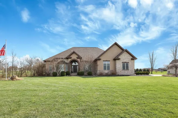 $780,000 | 1577 Winding Oak Drive Northwest, Baltimore, OH 43105