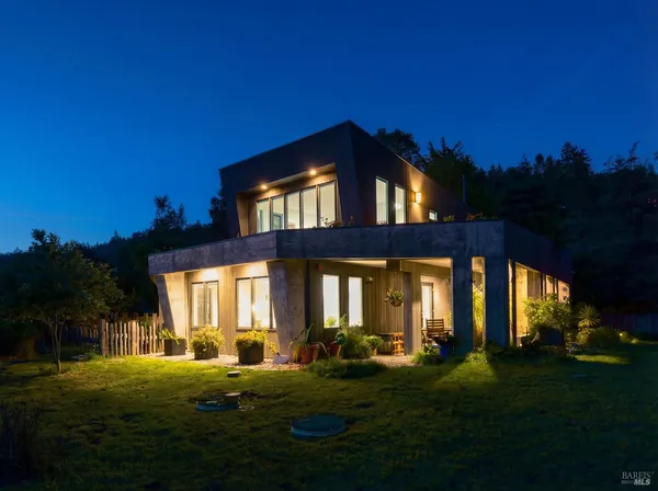 $1,740,000 | 39074 Hedgegate Road, The Sea Ranch, CA 95497