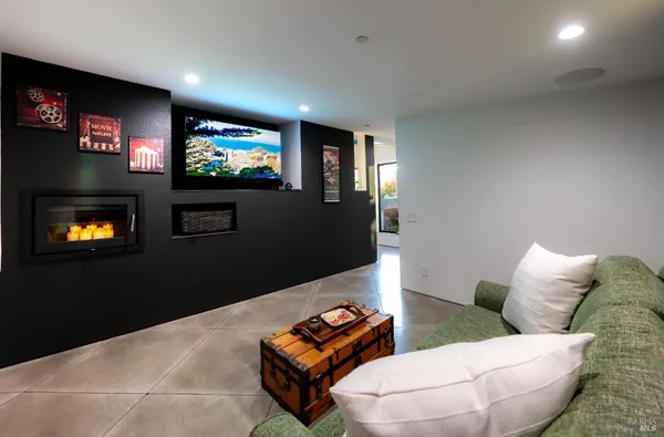$1,740,000 | 39074 Hedgegate Road, The Sea Ranch, CA 95497