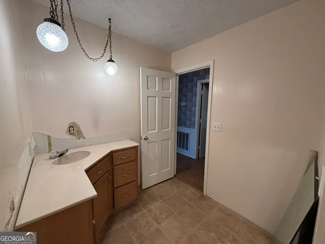 $397,500 | 319 Country Club Road, Cochran, GA 31014