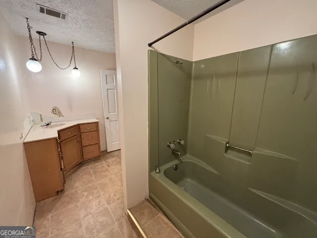 $397,500 | 319 Country Club Road, Cochran, GA 31014