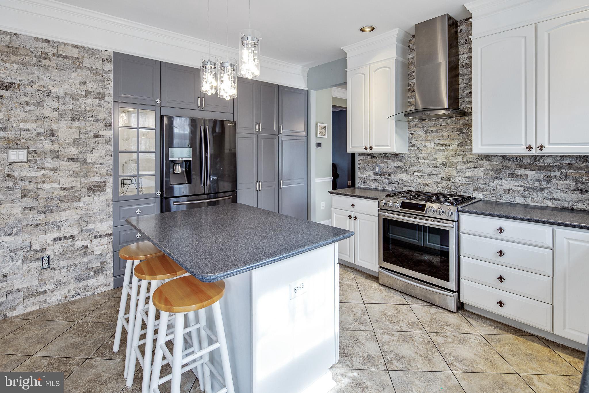 2 Bedlington Place Sewell, NJ 08080 - Photo 3 of 34 Entertainer's Kitchen!