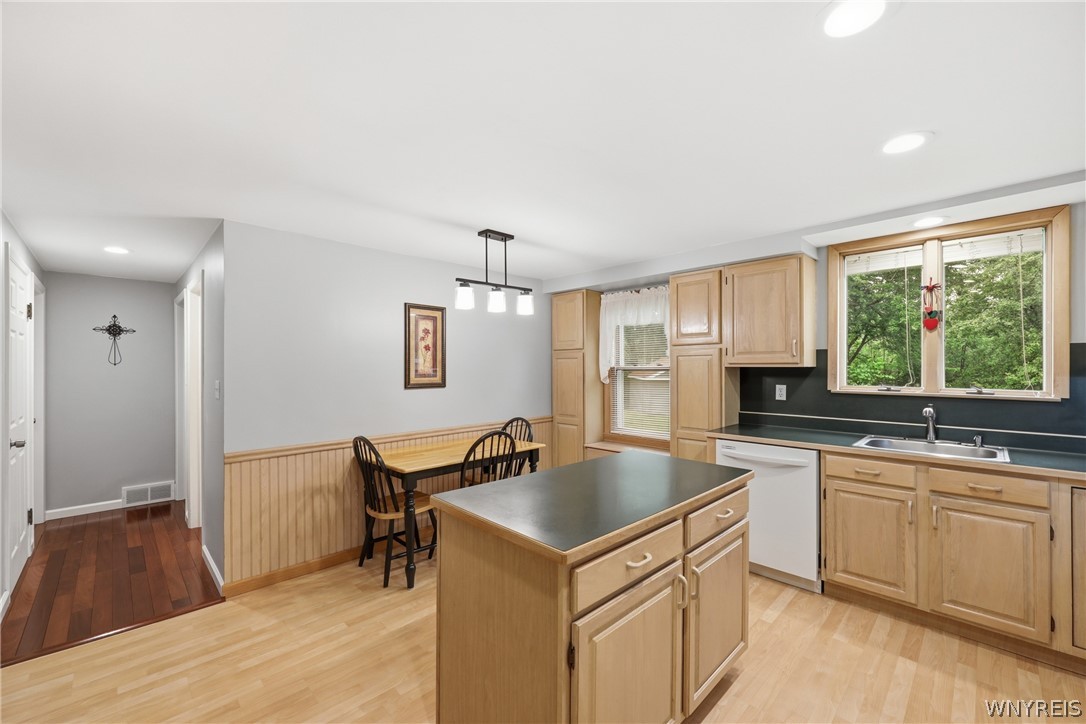 39 East Home Road Lancaster, NY 14026 - Photo 17 of 50 Kitchen