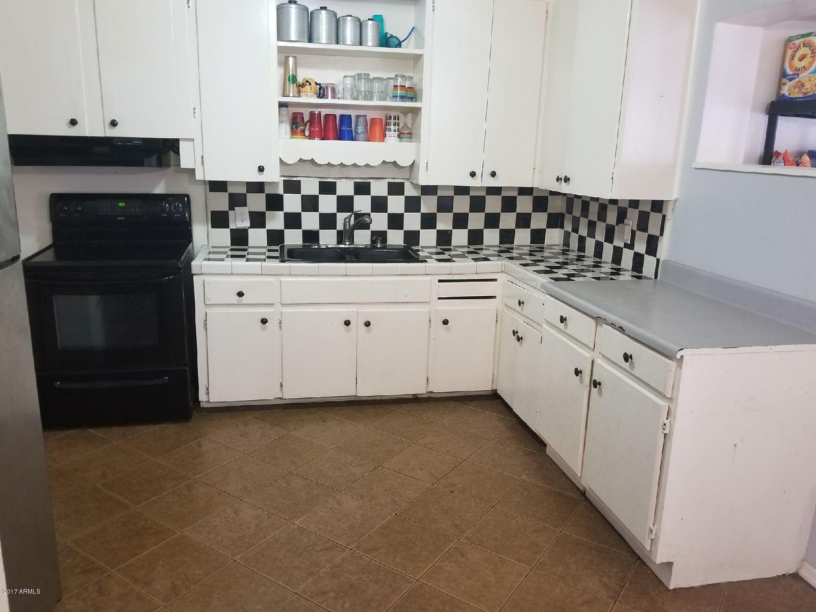 3031 West Bethany Home Road Phoenix, AZ 85017 - Photo 3 of 7 Kitchen 3031 w. Bethany Home Rd.