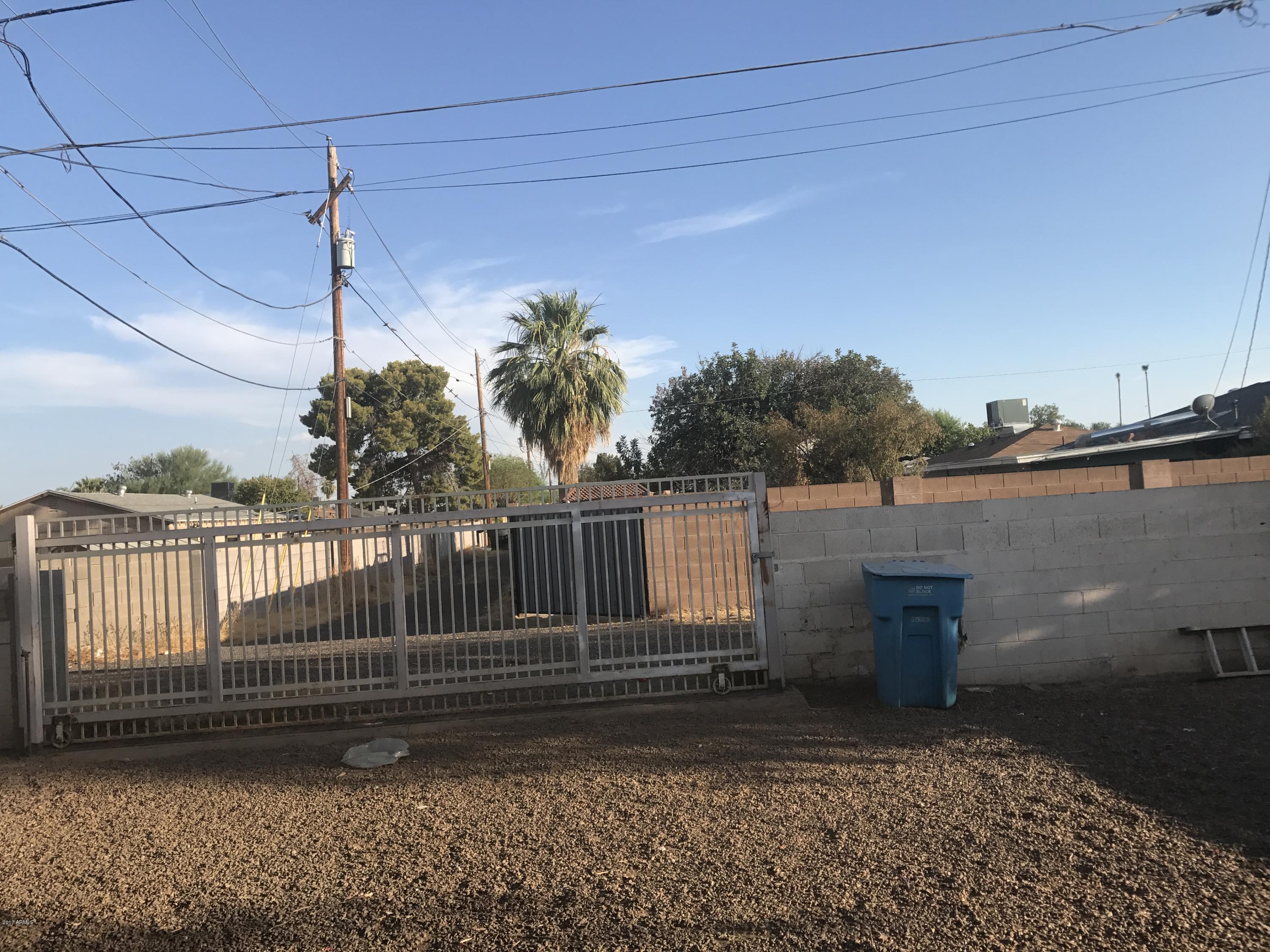 3031 West Bethany Home Road Phoenix, AZ 85017 - Photo 4 of 7 Back yard 3031 W. Bethany Home