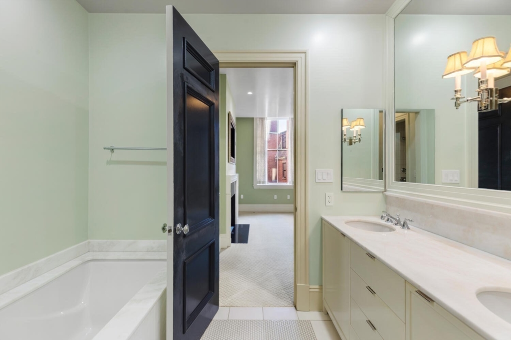 20 Beacon Street, Unit 4 Boston, MA 02108 - Photo 25 of 38