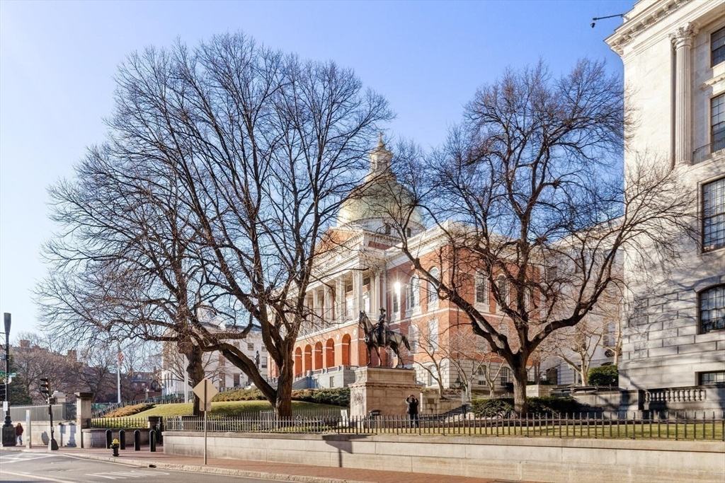 20 Beacon Street, Unit 4 Boston, MA 02108 - Photo 35 of 38