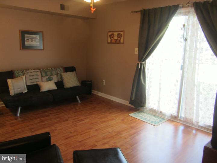 470 Dresher Road, Unit C6 Horsham, PA 19044 - Photo 11 of 17 Living Room