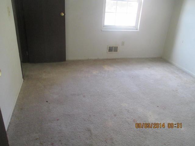 5726 Beechcroft Road, Unit E Columbus, OH 43229 - Photo 11 of 12