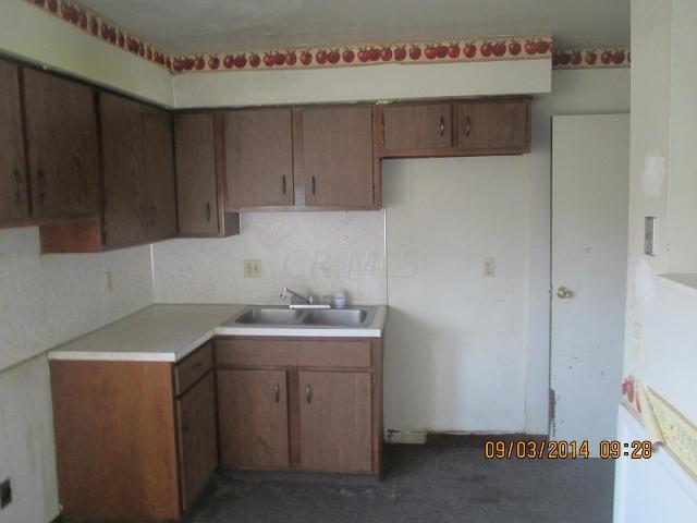 5726 Beechcroft Road, Unit E Columbus, OH 43229 - Photo 5 of 12