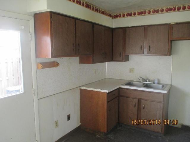 5726 Beechcroft Road, Unit E Columbus, OH 43229 - Photo 6 of 12